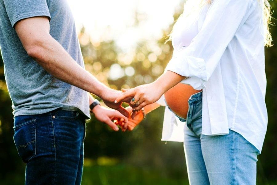 hailey-moeller-KwtSQNegICw-unsplash-min